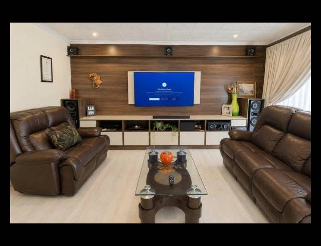 3 BEDROOM HOUSE FOR SALE IN KLOPPERPARK